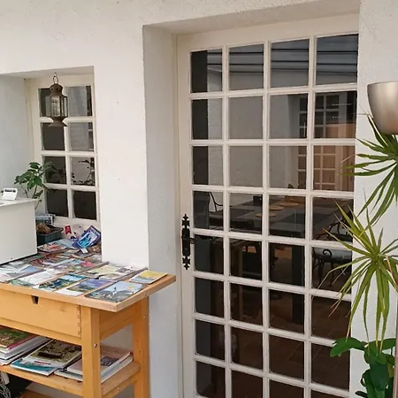 Les Des Beaux Chenes