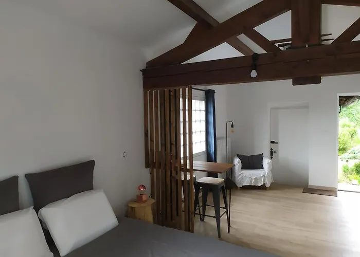 Les Des Beaux Chenes * Mortagne-sur-Sevre