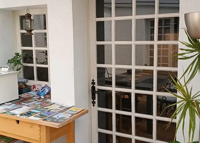 Les Des Beaux Chenes